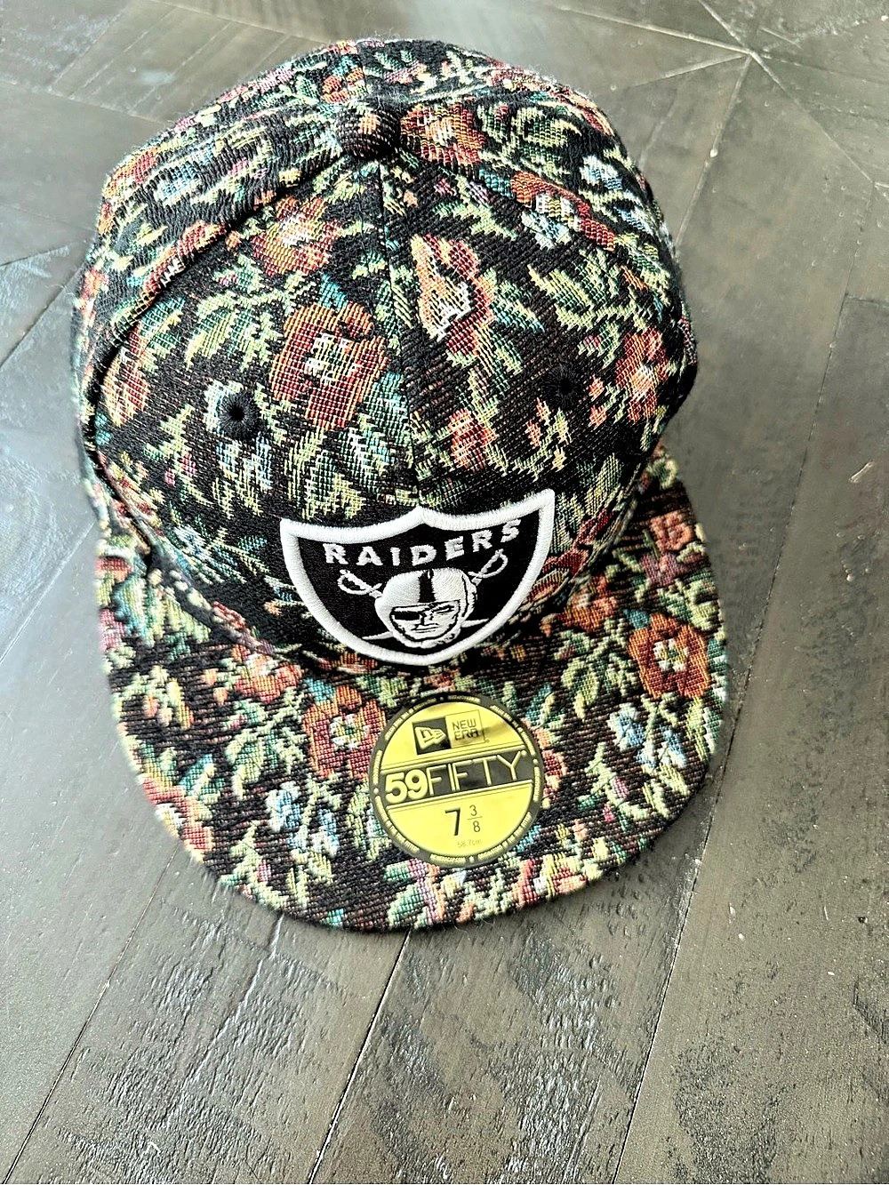 New Era 59FIFTY Raiders Floral Fitted Hat Black Size 7 3/8 NWT
